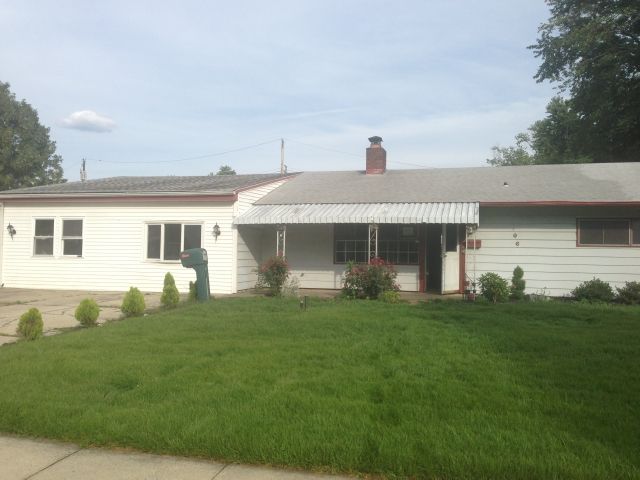 106 Border Rock Rd, Levittown, PA 19057