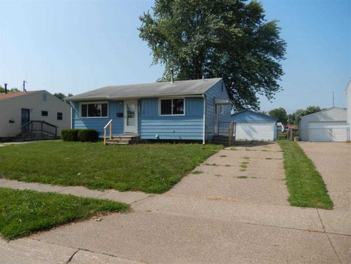 4817 48th Ave, Moline, IL 61265