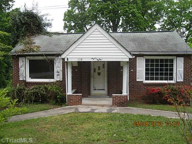 128 Sycamore Cir, Winston Salem, NC 27105
