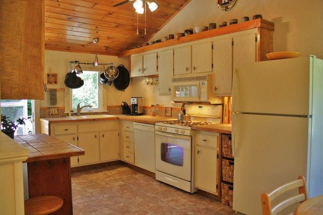 42 Bells Neck Road, West Harwich, MA 02671