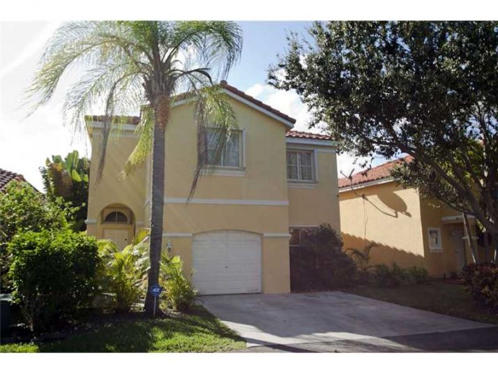 1714 ROYAL PALM WY, Hollywood, FL 33020