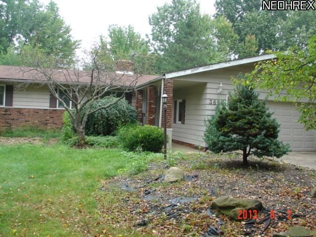 3683 Atherstone Rd, Cleveland, OH 44121