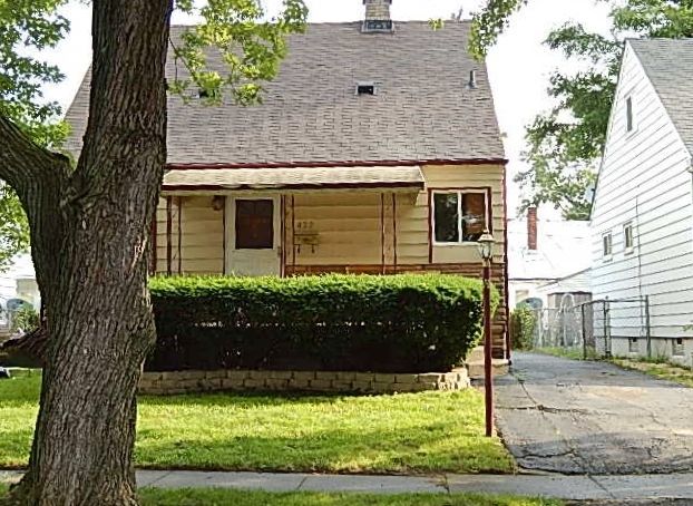 422 Garfield Ave, Lincoln Park, MI 48146