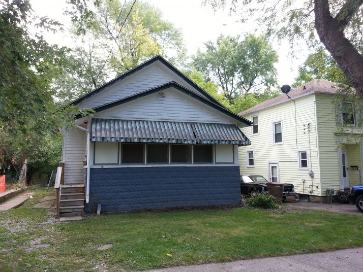 70 Summit St, Pontiac, MI 48342
