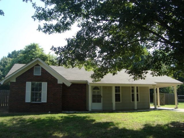 6260 Shady Glen Cv, Horn Lake, MS 38637