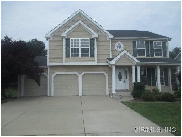 229 Crystal Ln, Fairview Heights, IL 62208