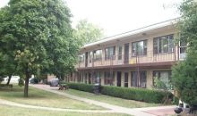 16 King Arthur Ct Apt 15 Melrose Park, IL 60164