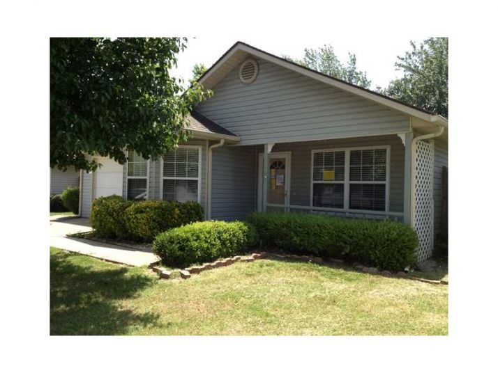 1616 Rosewood Ln, Siloam Springs, AR 72761