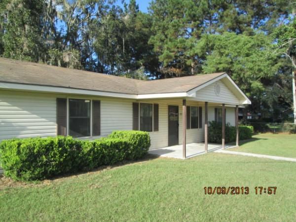 8 Berrien Ave, Lakeland, GA 31635