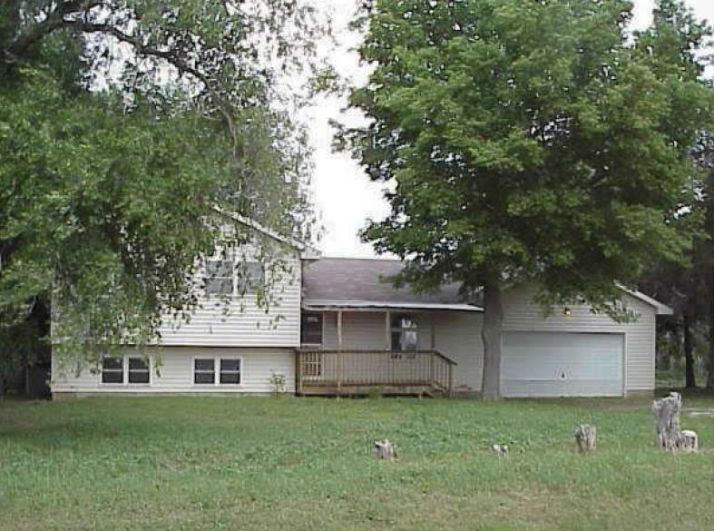 1094 Old Mill Rd, Peabody, KS 66866