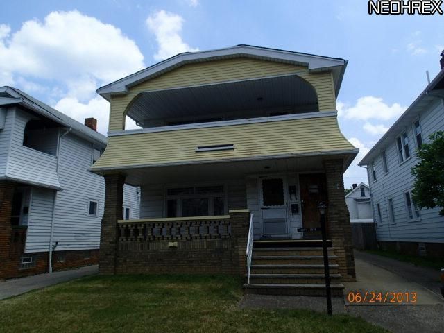 2037 Waterbury Rd, Lakewood, OH 44107