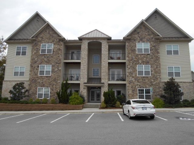 3620 Spanish Peak Dr Apt 3a, High Point, NC 27265