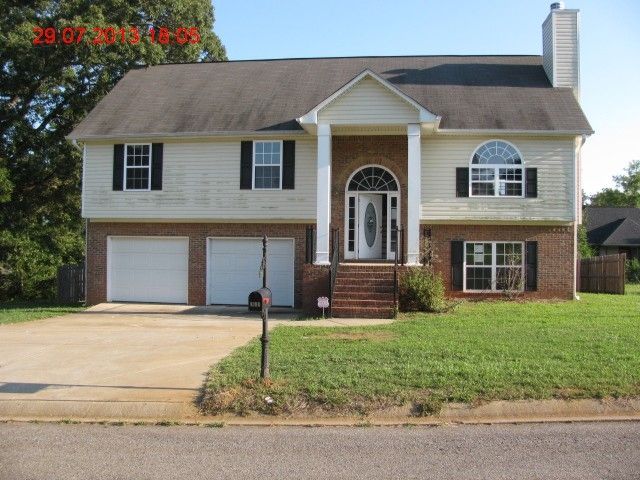 99 Maple Leaf Dr, Lincoln, AL 35096