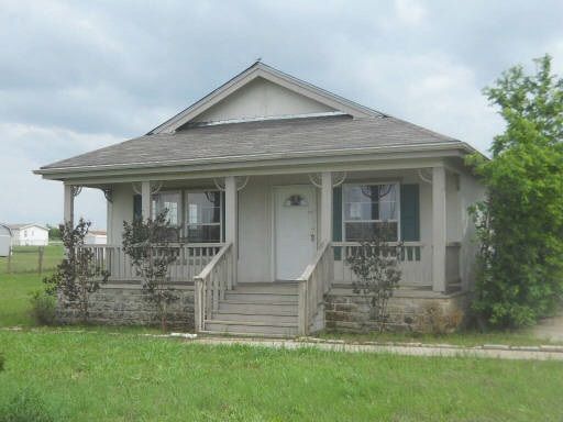 8504 Lakeside Drive, Alvarado, TX 76009