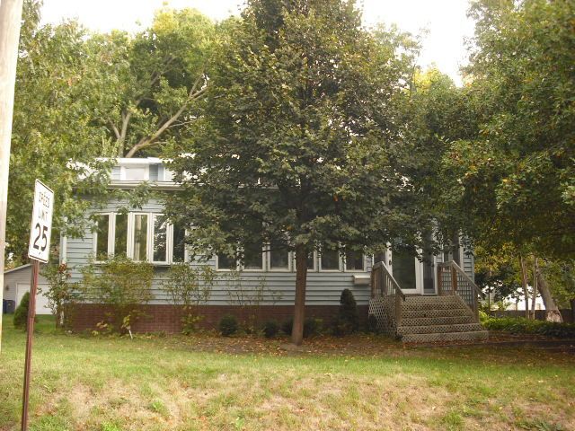 1614 K Ave NE, Cedar Rapids, IA 52402