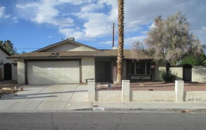 6594 Larchwood Ln, Las Vegas, NV 89103