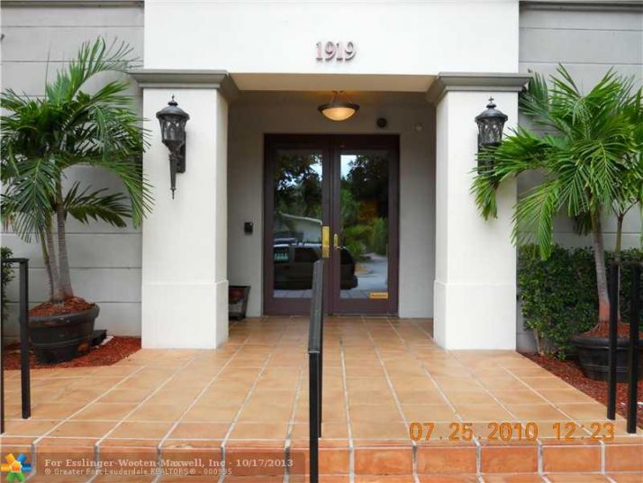 1919 VAN BUREN ST # 617, Hollywood, FL 33020