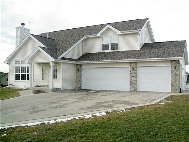 Butterfield Dr, Winnebago, IL 61088