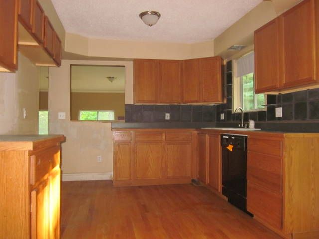5080 Bradley Rd, Gregory, MI 48137