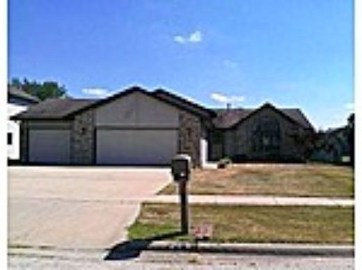 Greglynn St, Machesney Park, IL 61115