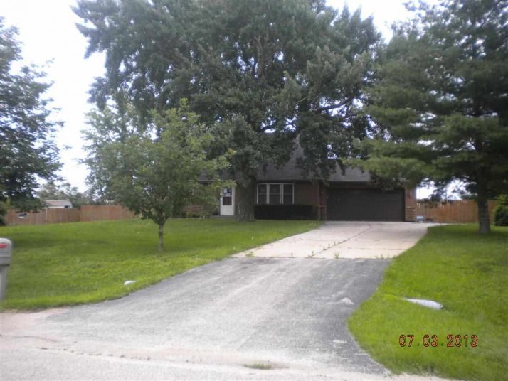 11655 Wild Deer Trl, Roscoe, IL 61073