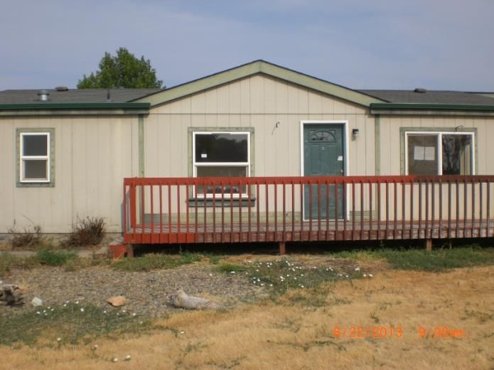 200 Golden Ln, Yakima, WA 98908