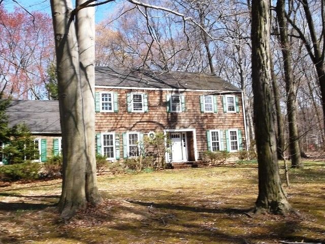 66 W Long Dr, Lawrence Township, NJ 08648