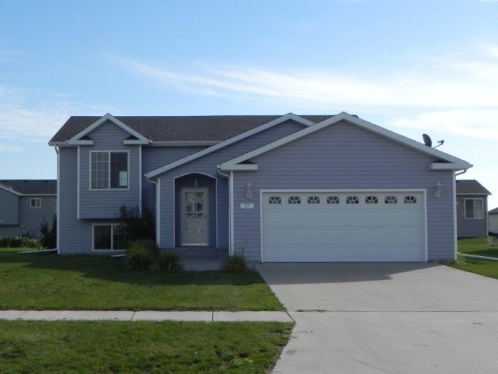 4507 Newport Lane, West Fargo, ND 58078