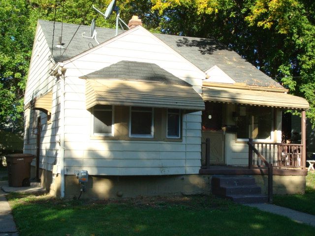 64 S Marshall St, Pontiac, MI 48342
