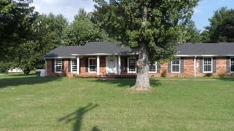 911 Peninsula Dr, Gallatin, TN 37066