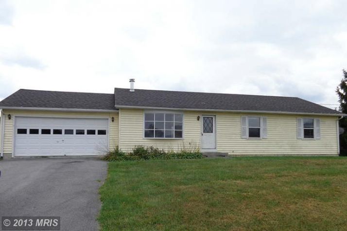 106 Kathys Ln, Hedgesville, WV 25427