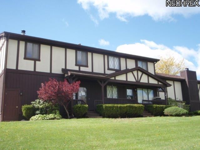7300 Oakwood Dr Apt 4, Brookfield, OH 44403