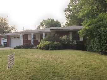 246 E Oak Street, Anderson, IN 46012