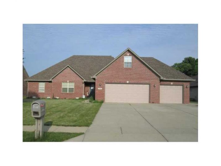 3524 S Cedar Creek Ln, New Palestine, IN 46163