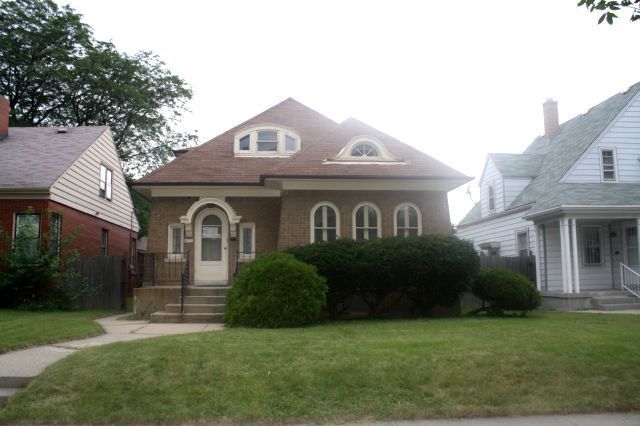 4177 N 13th St, Milwaukee, WI 53209