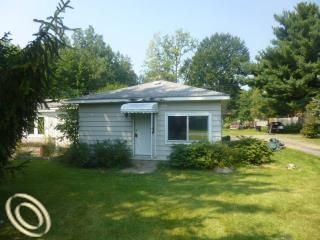 20630 Gentz Rd, Belleville, MI 48111