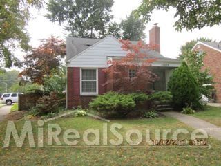 20976 Kenmore Ave, Harper Woods, MI 48225