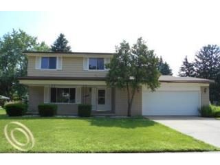 4838 Hubbard Dr, Troy, MI 48085