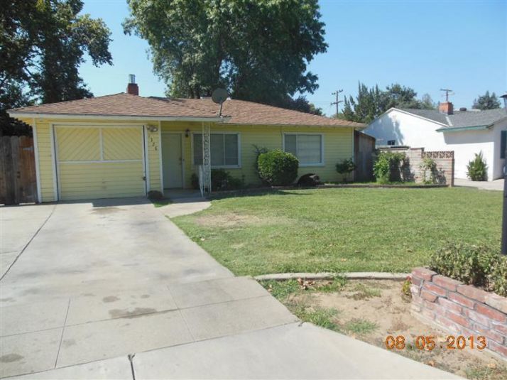 1326 E Hampton Way, Fresno, CA 93704