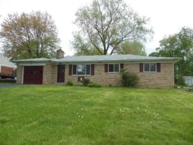 748 Louanne Ln, Loveland, OH 45140