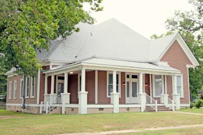 170 N Walker, Ashdown, AR 71822