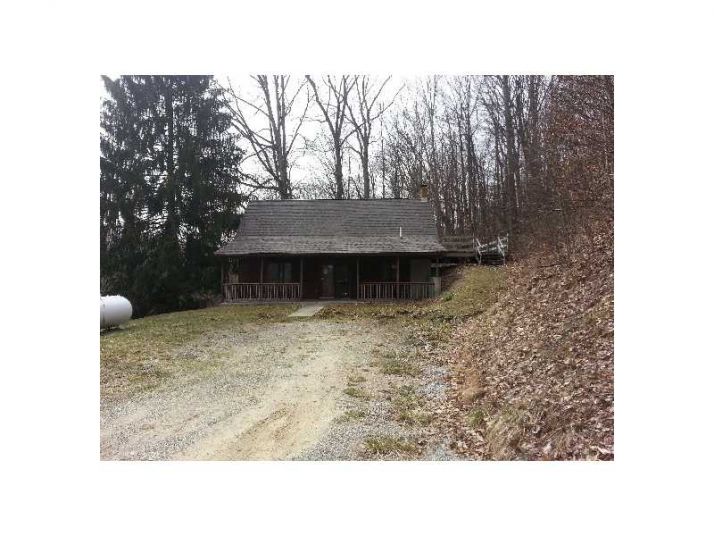 1862 Hoover Rd, Nashville, IN 47448