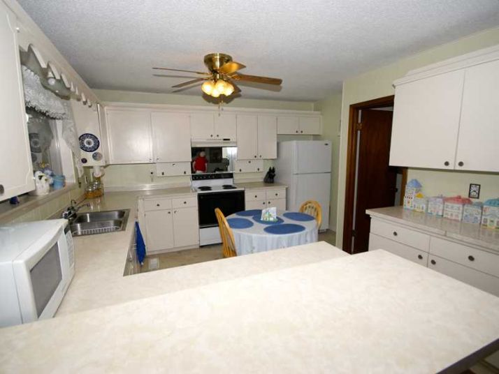 49 LEICESTER DR, Bella Vista, AR 72714