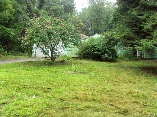 Vining, Sandy Hook, CT 06482