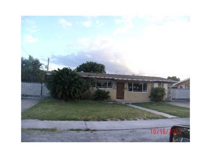 450 W 56 ST, Hialeah, FL 33012