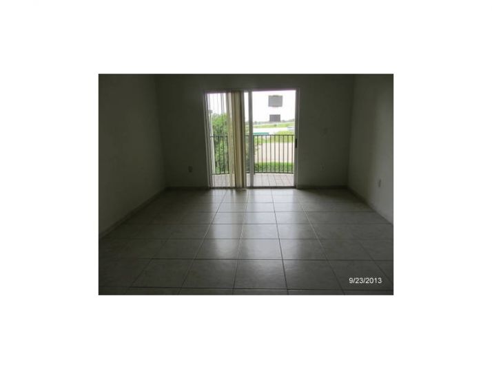 7290 NW 114 AV # 310, Miami, FL 33178