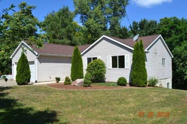 11497 Pulley Blank Dr, Pinckney, MI 48169