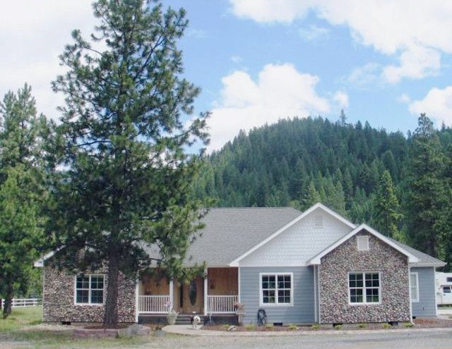 2 Brady Lane, Pinehurst, ID 83850