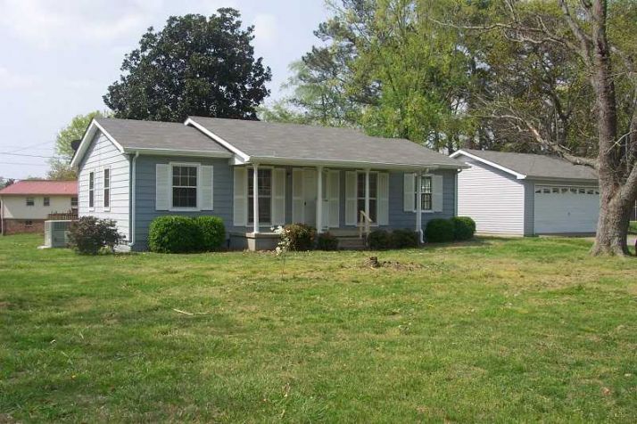 21 Simmons Rd, Fayetteville, TN 37334