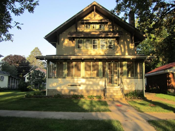 115 2nd St SE, Hampton, IA 50441